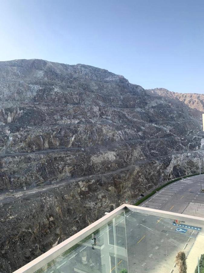 Ocean Mountain View Apartment At The Address Эль-Фуджайра Экстерьер фото